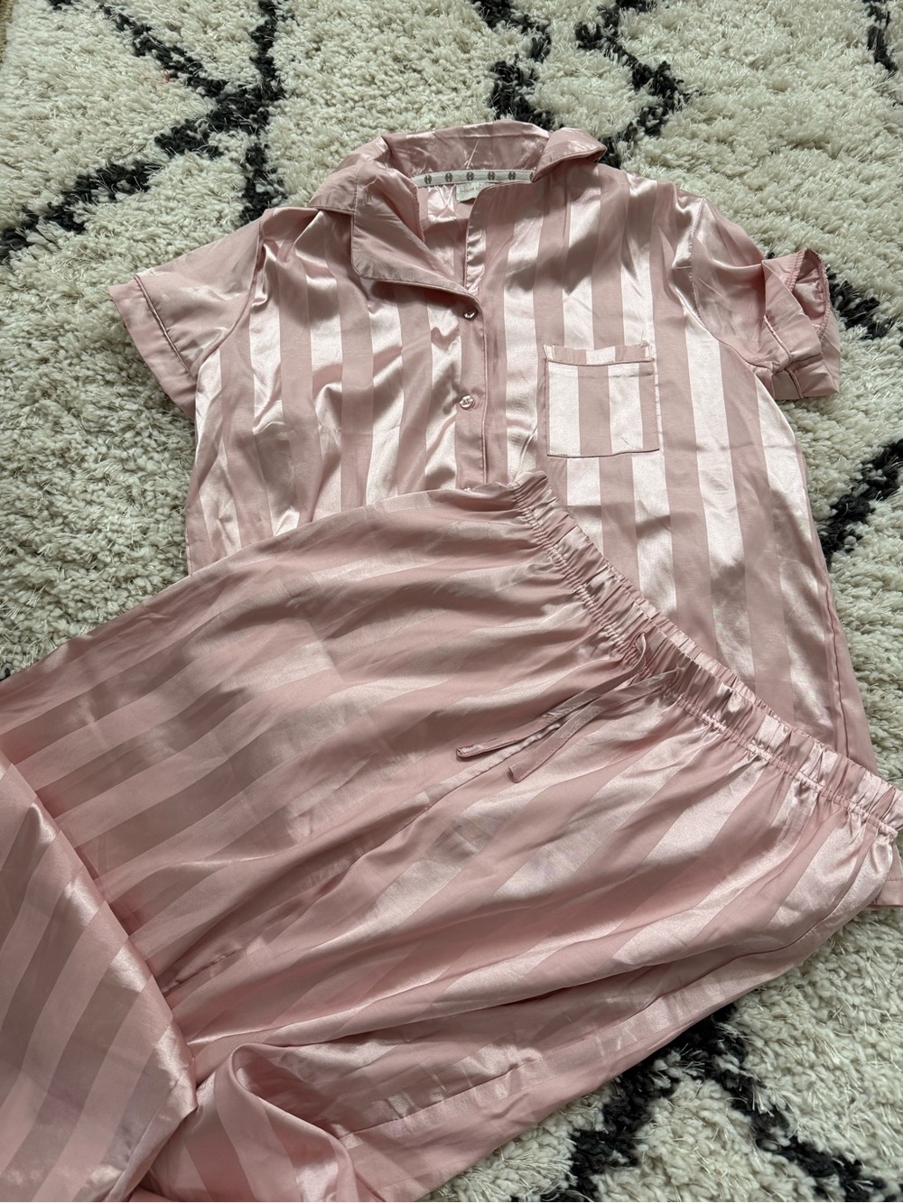 House of Harlow 1960 Pink Satin Sleepwear Pajama Set